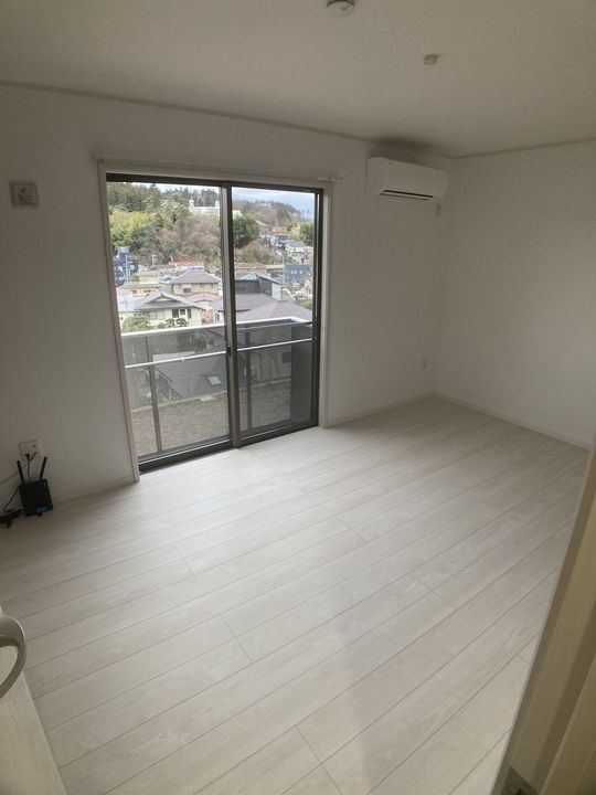 (眺望良好)愛宕ヒルズIIの居間