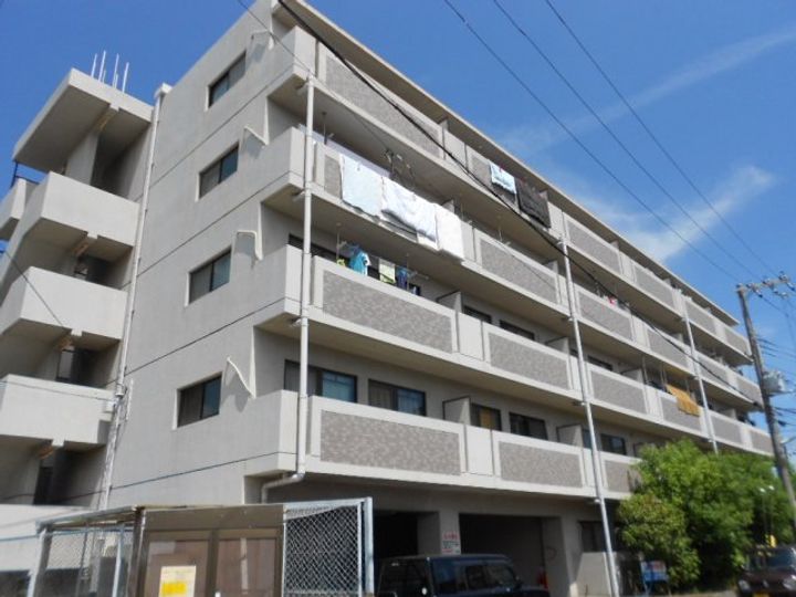 コーポグランディールの外観