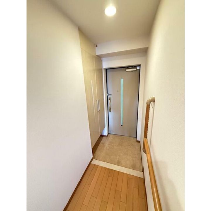 神奈川県藤沢市片瀬5(マンション)の賃貸物件の玄関