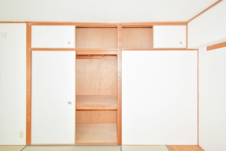 UR洛西境谷東の内装