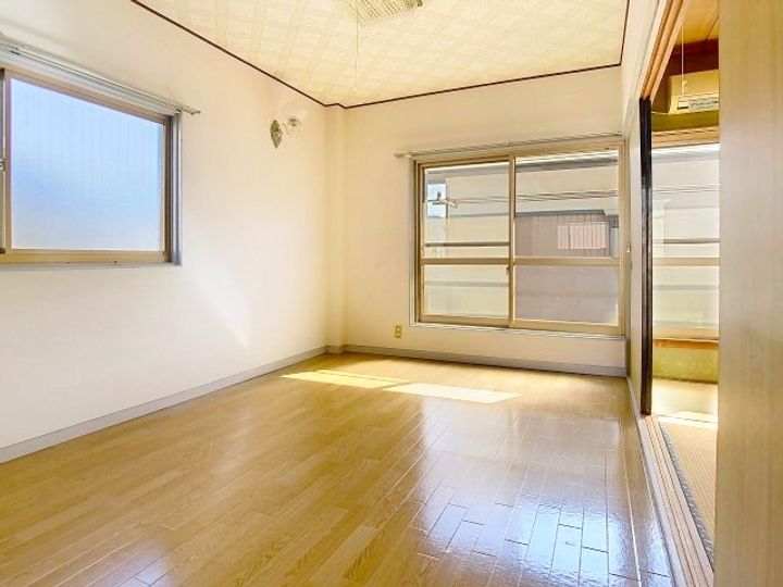 サンハイツ鴨部の居間