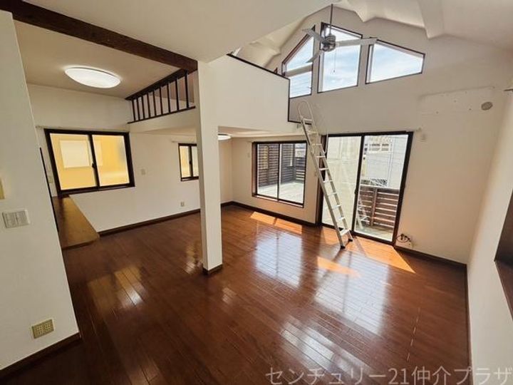 神奈川県藤沢市亀井野(一戸建)の賃貸物件の居間