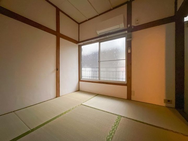 漆間荘の居間
