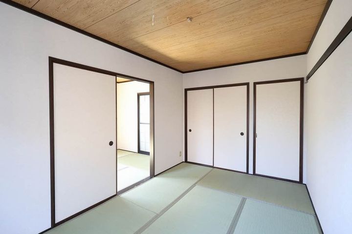 メゾン海老園 C棟の居間