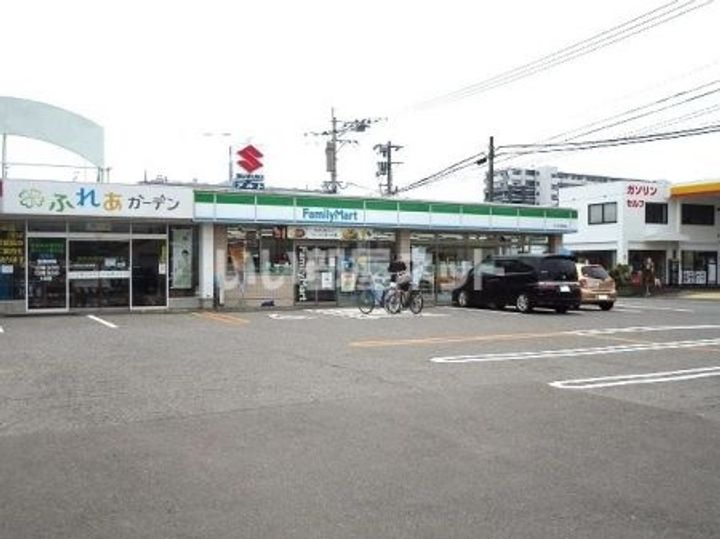 クレール皆春 B棟の周辺