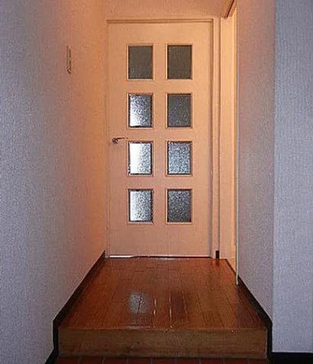 飯尾ビルの玄関