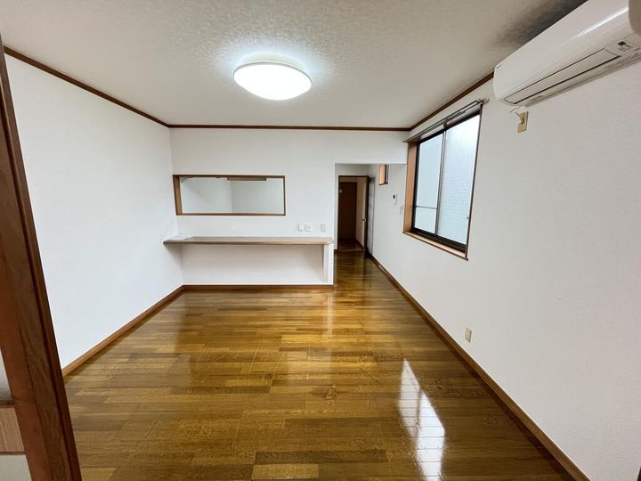 ハウス大友の居間