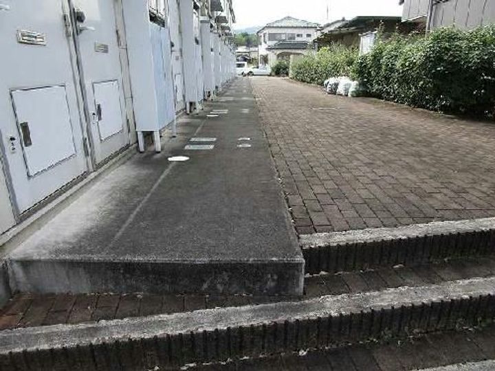 レオパレスジェラルディンの玄関