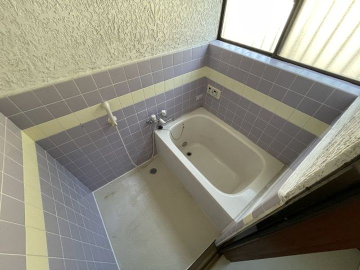 コーポ石渡佐原E棟の風呂