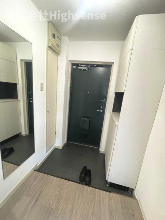 シャトーレイクルイーズの玄関