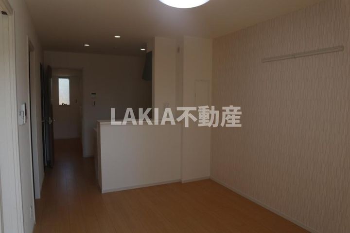 プレジール関目の居間