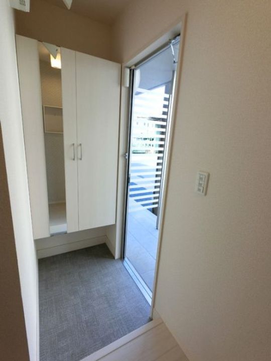 オペラハウス柳原 Aの玄関