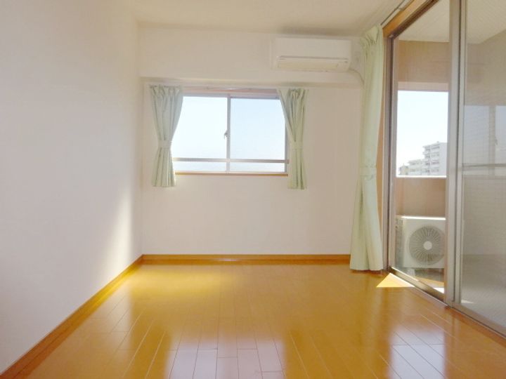 ライフレビュー横濱の居間