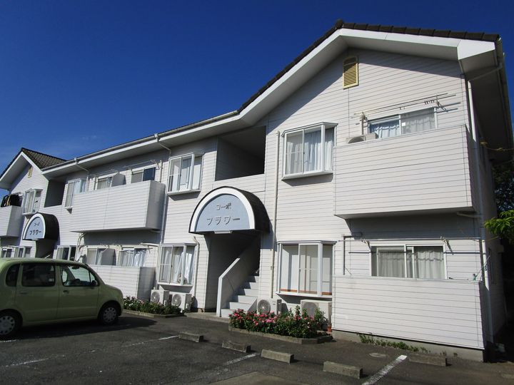 コーポフラワーの外観