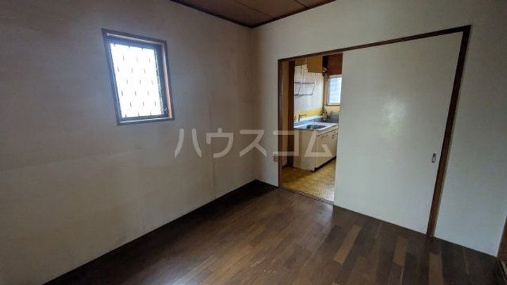 クロノス薬円台の居間