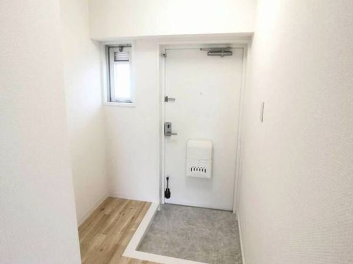 ビレッジハウス善部の玄関