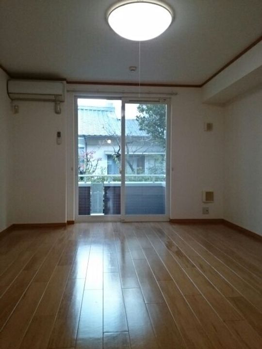 ミルト・ミッテIIIの居間