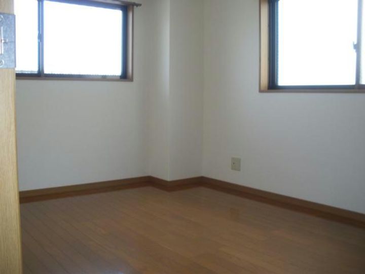 静岡県駿東郡清水町柿田(マンション)の賃貸物件の居間