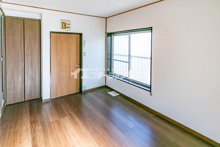 ハイツ松崎の居間