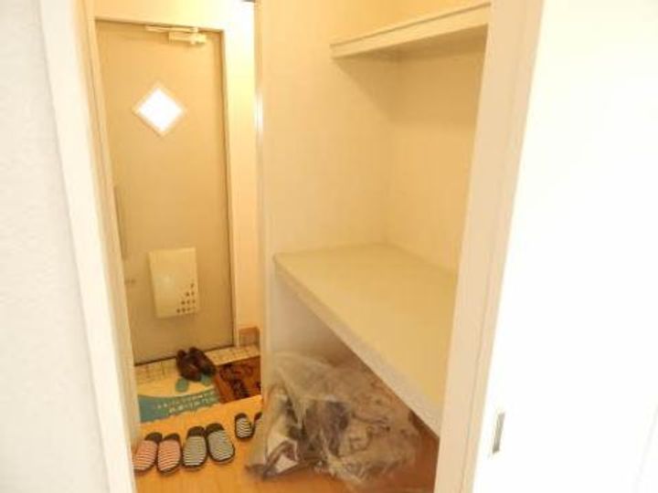 SKガーデン Aの玄関