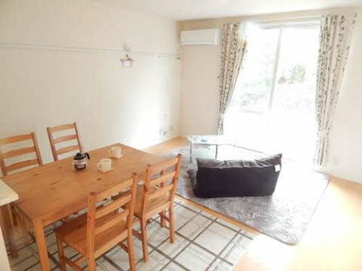 SKガーデン Aの居間