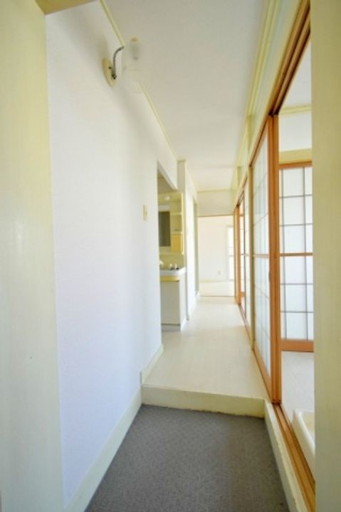 広島県広島市西区南観音町(マンション)の賃貸物件の玄関