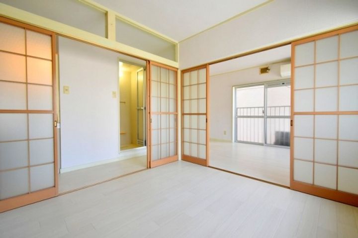 広島県広島市西区南観音町(マンション)の賃貸物件の居間