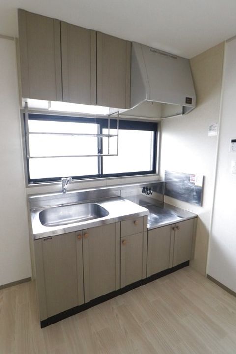 新潟県新潟市中央区新和4(アパート)の賃貸物件のキッチン