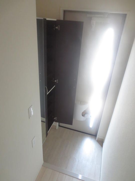 茨城県ひたちなか市大字足崎(アパート)の賃貸物件の玄関