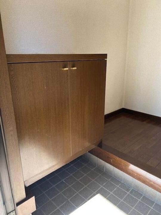 神奈川県厚木市七沢(一戸建)の賃貸物件の玄関