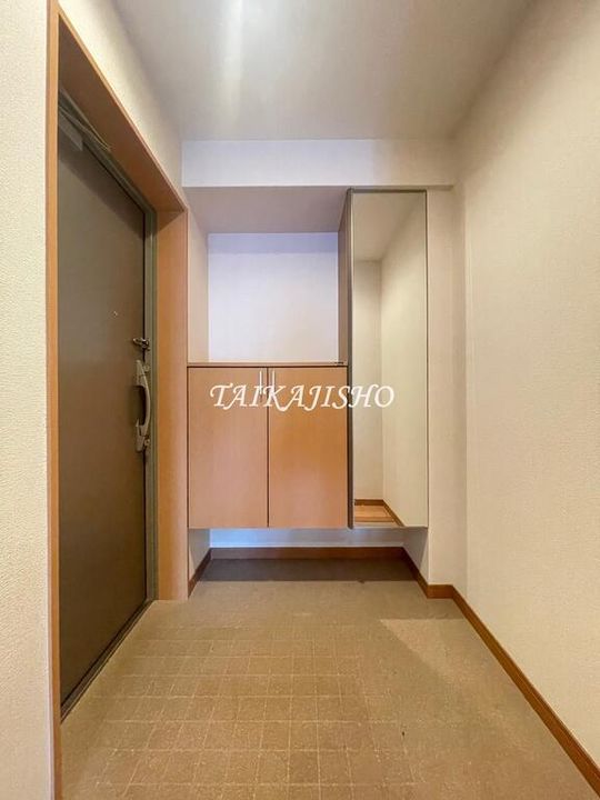 大阪府箕面市小野原西6(マンション)の賃貸物件の玄関