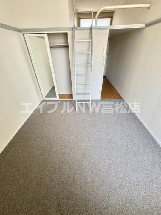 リッチモンド八栗の居間