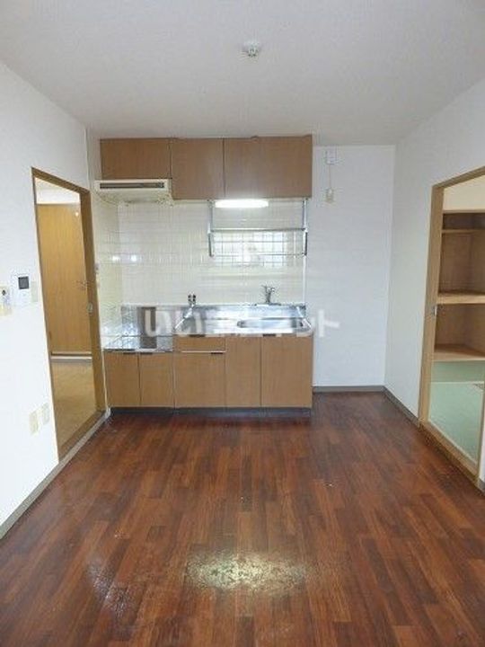 兵庫県加古川市平岡町一色東2(マンション)の賃貸物件の居間