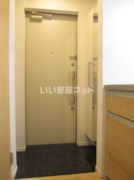 リゼオフラッツの玄関