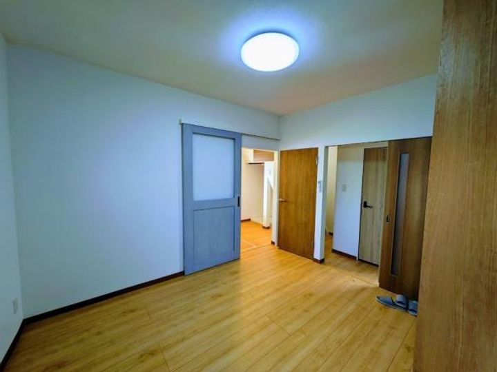 神奈川県横浜市西区南浅間町(一戸建)の賃貸物件の居間