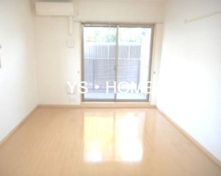 シャトーエクセランの居間