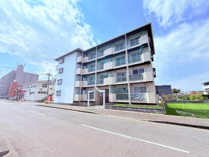 サニーパレス政所の外観