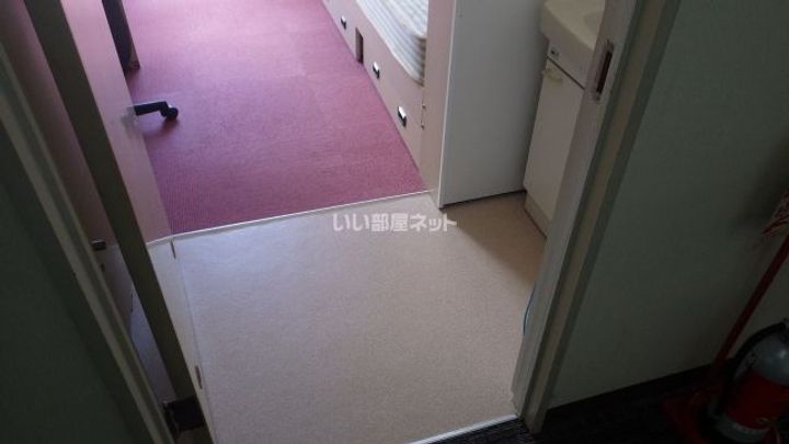 ドーミー赤池の玄関