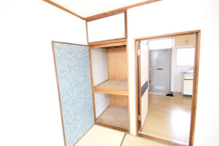古川アパートの内装