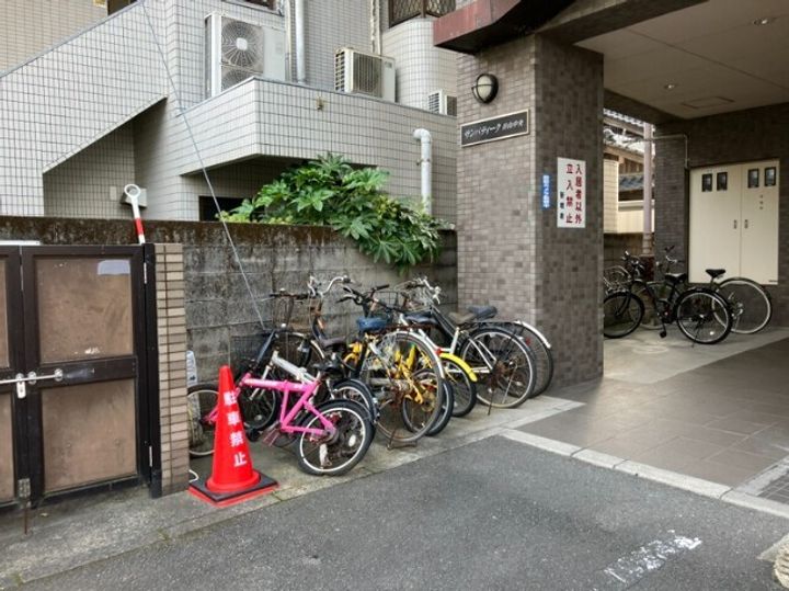 サンパティーク谷山中央の地図