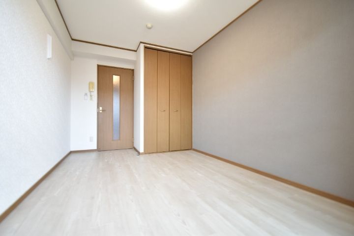 サンパティーク谷山中央の居間