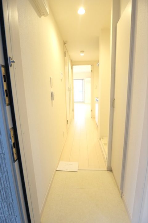 リブリ・久米川の玄関