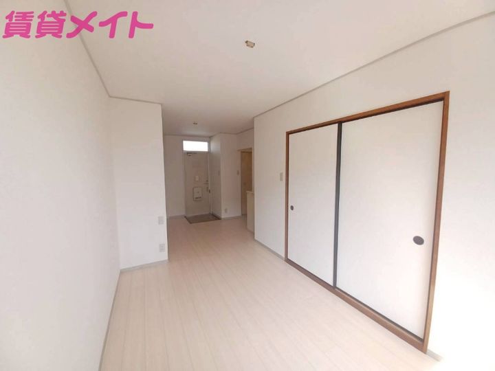 センチュリーハイツ海山道IIの居間