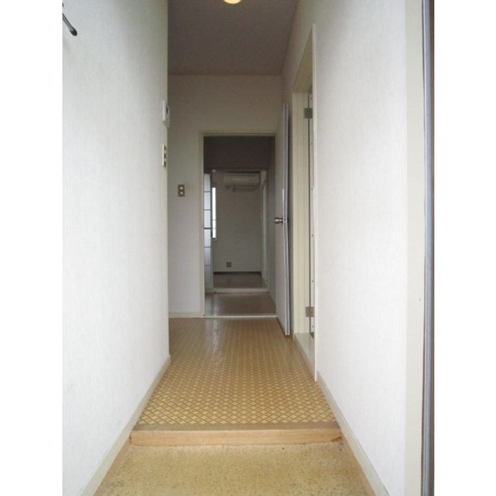 グレース・HFJの玄関