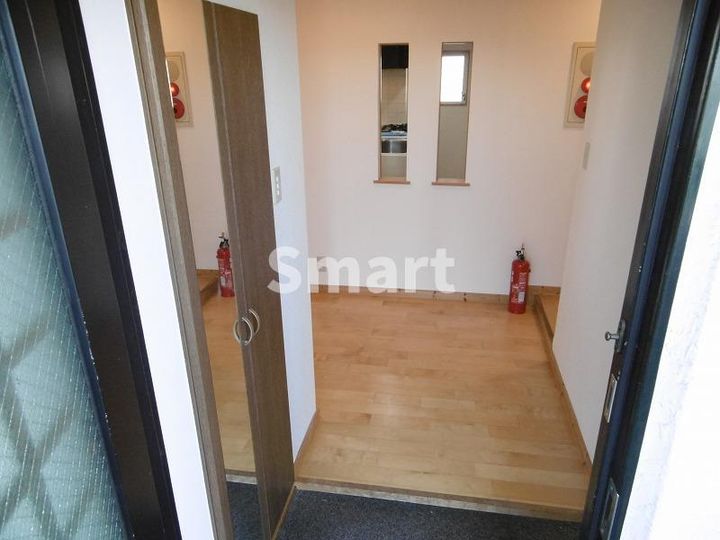 東京都中野区新井5(マンション)の賃貸物件の玄関