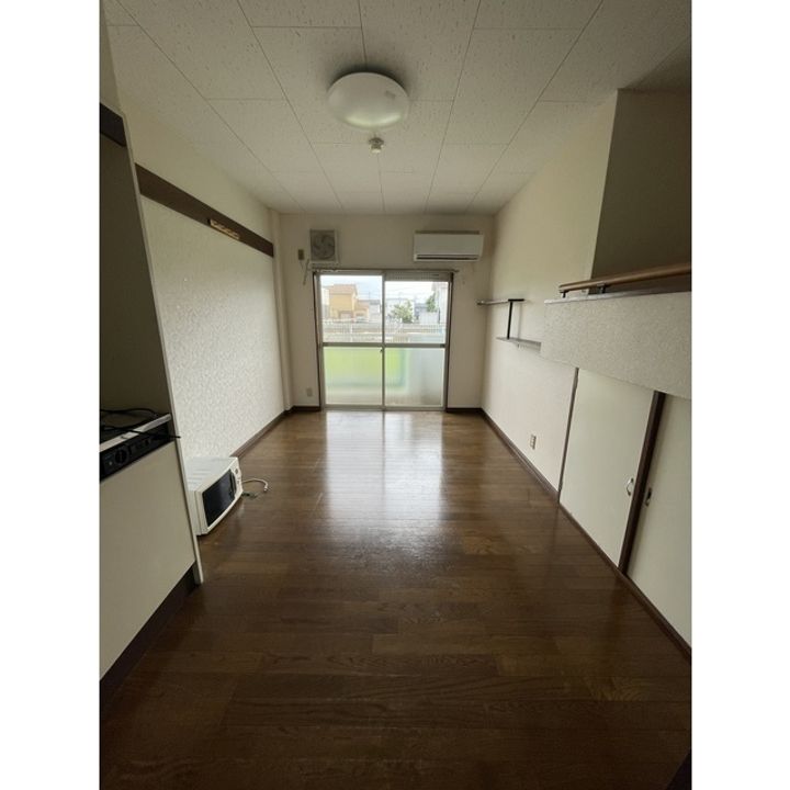 パレス・フレンドの居間