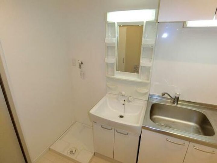 modern palazzo光の森の内装