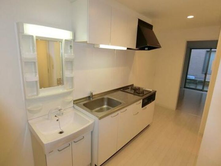 modern palazzo光の森のキッチン