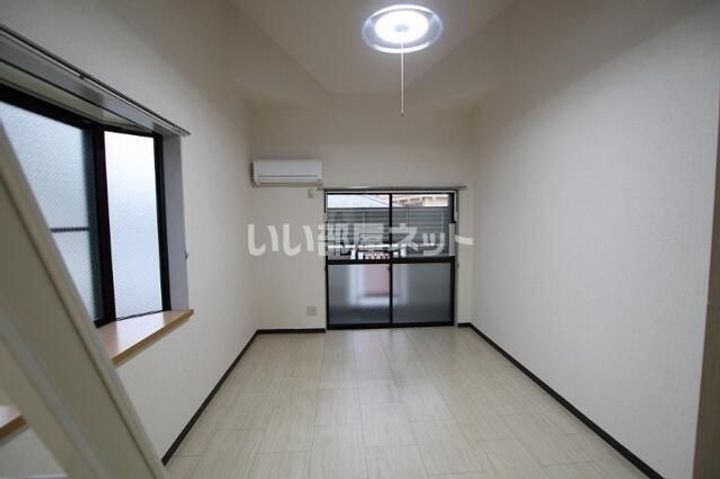 リファレンス企救丘Bの居間