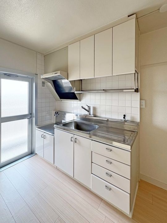 UR逆瀬川のキッチン